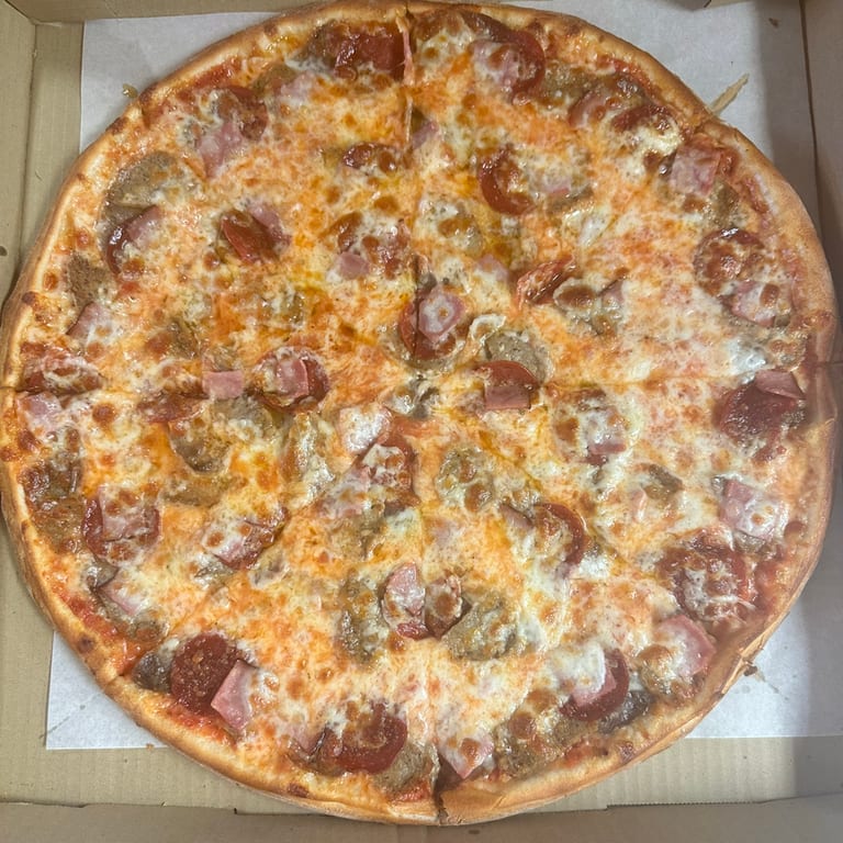 Delicious Pizza Options at Our Italian Restaurant