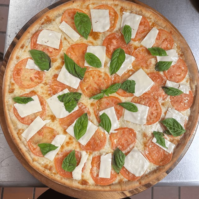 Caprese Pizza.